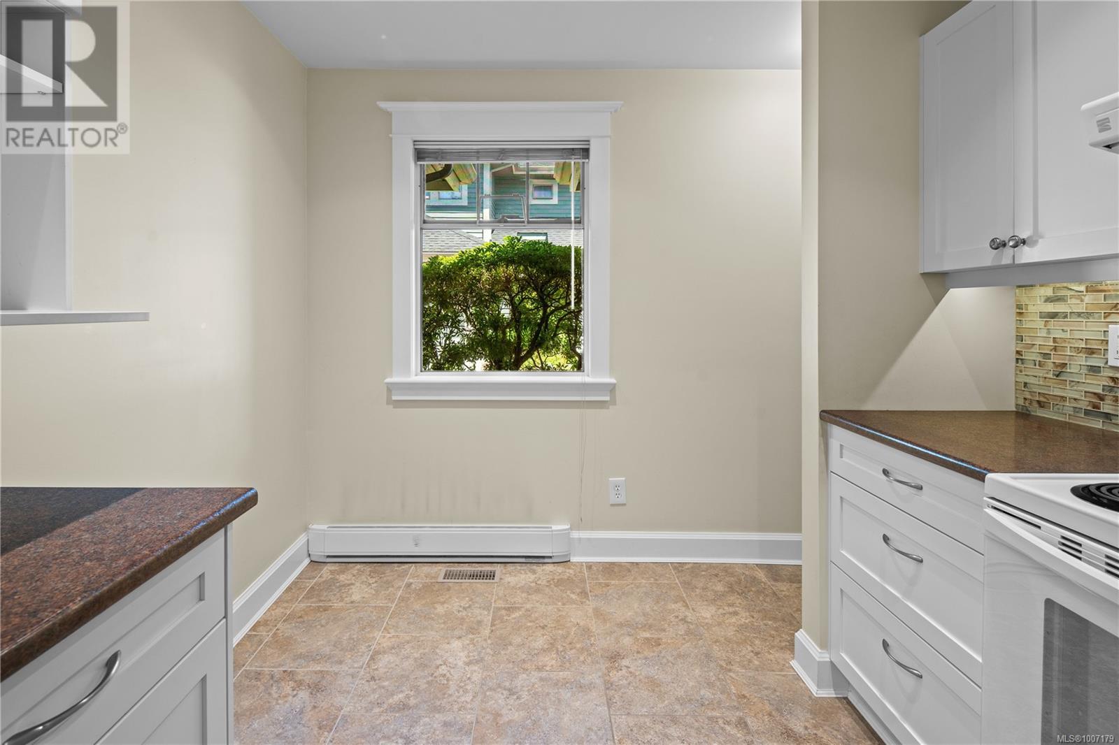 Photo 15 of 2 1060 Sutlej St, Victoria BC