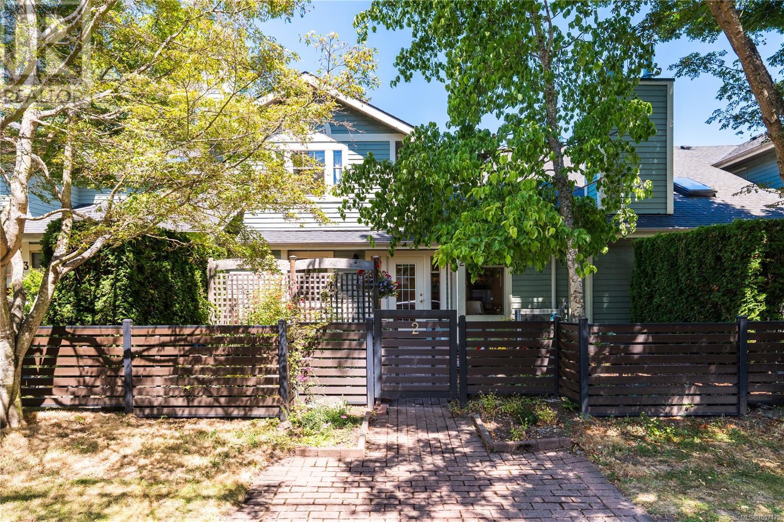 Photo 2 of 2 1060 Sutlej St, Victoria BC