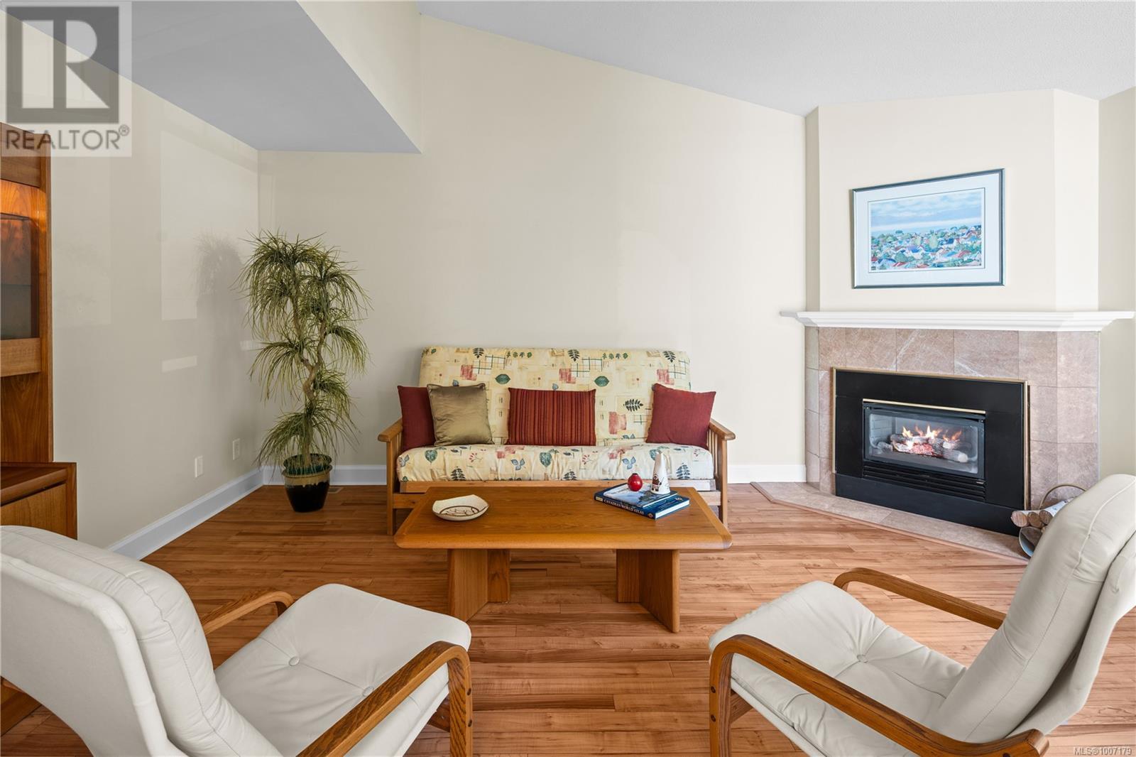 Photo 20 of 2 1060 Sutlej St, Victoria BC