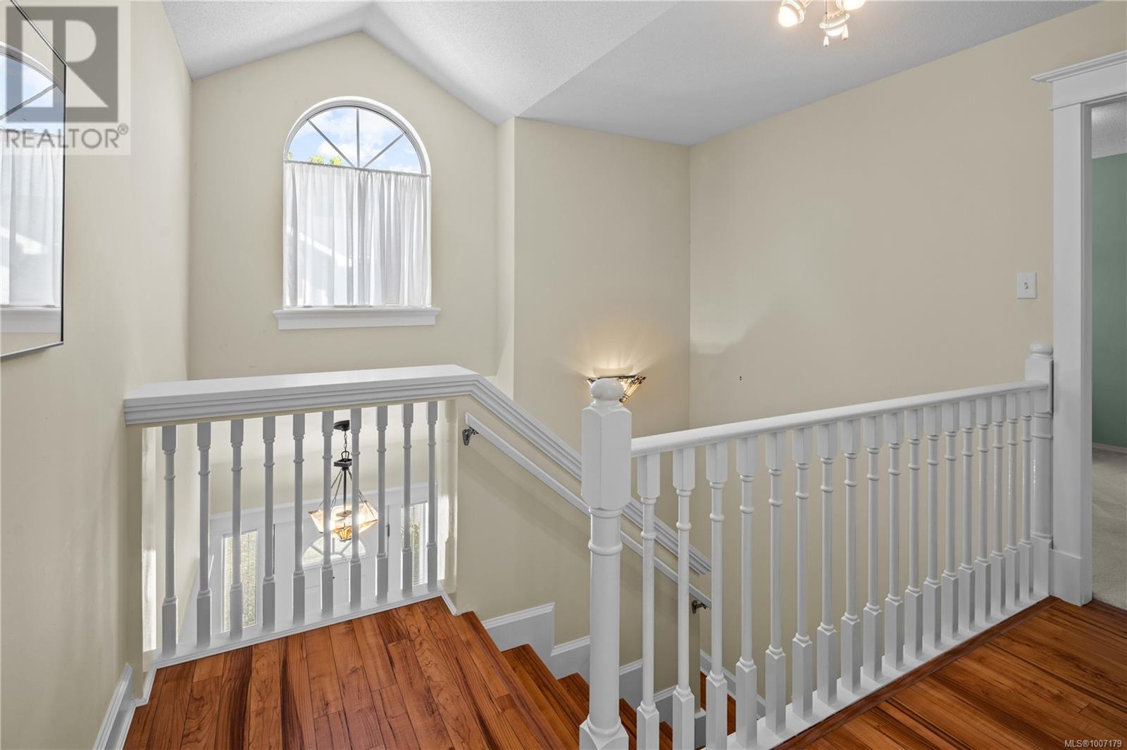 Photo 24 of 2 1060 Sutlej St, Victoria BC