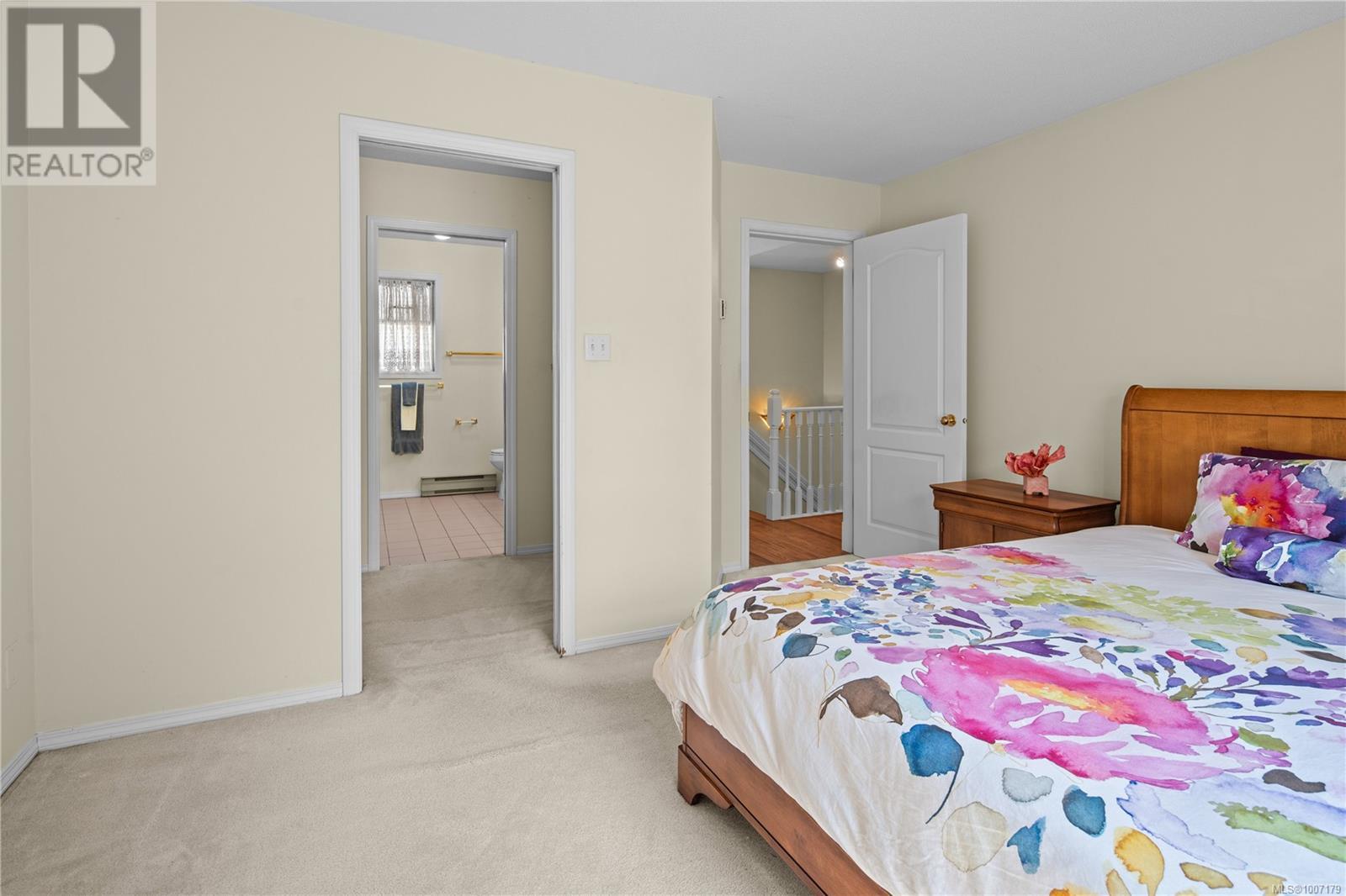 Photo 29 of 2 1060 Sutlej St, Victoria BC