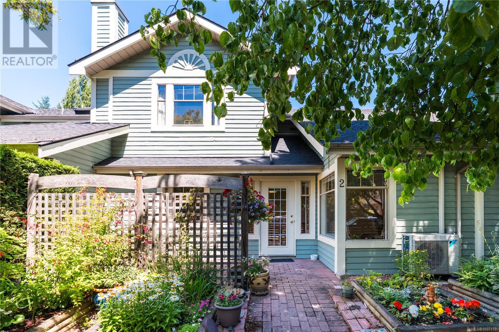 Photo 3 of 2 1060 Sutlej St, Victoria BC
