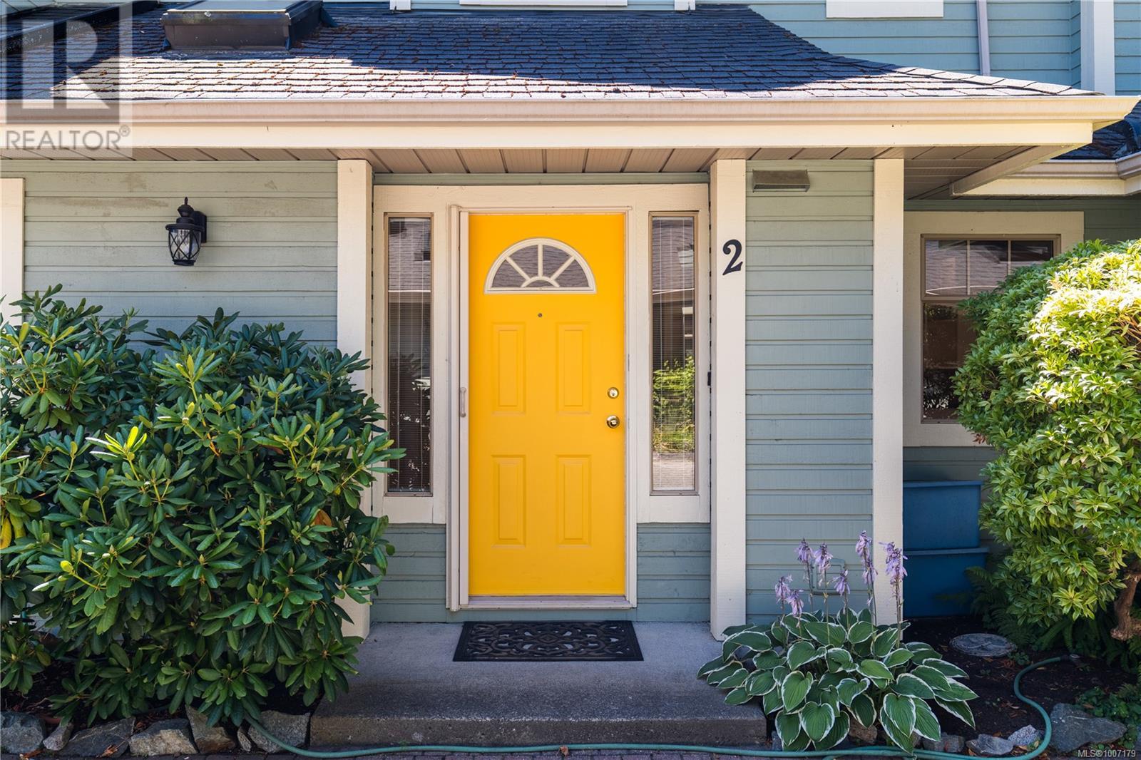 Photo 9 of 2 1060 Sutlej St, Victoria BC