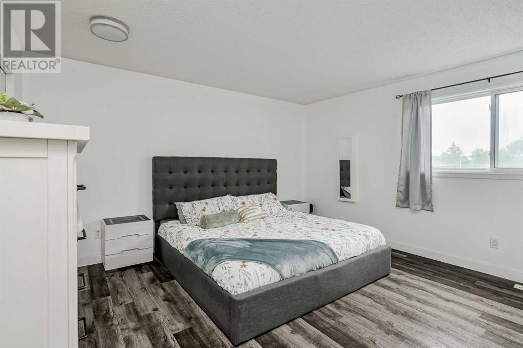 Single Family House 4 Level for Sale in  Whitefield Drive NE Whitehorn Calgary 