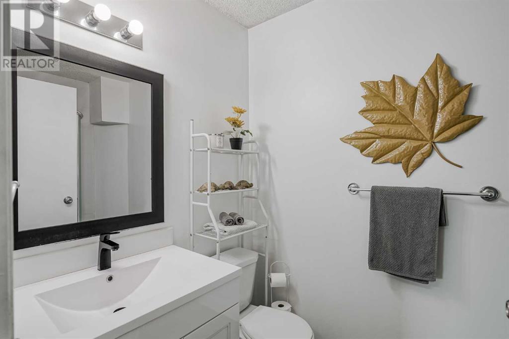Single Family House 4 Level for Sale in  Whitefield Drive NE Whitehorn Calgary 