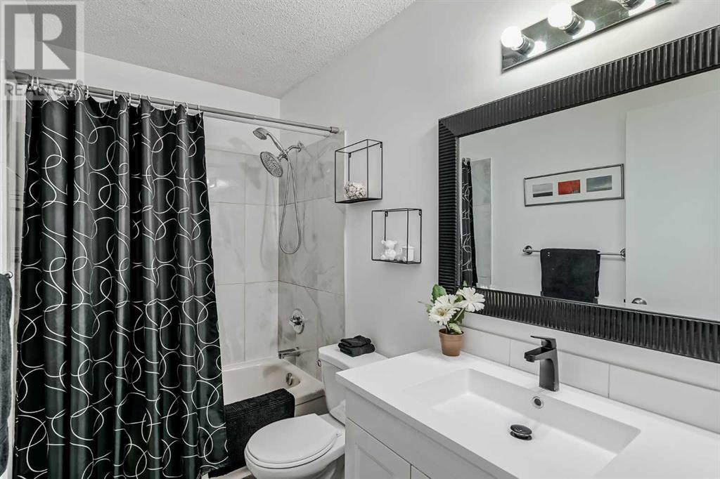 Single Family House 4 Level for Sale in  Whitefield Drive NE Whitehorn Calgary 