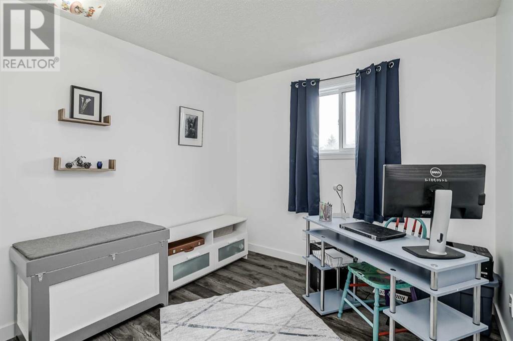 Single Family House 4 Level for Sale in  Whitefield Drive NE Whitehorn Calgary 