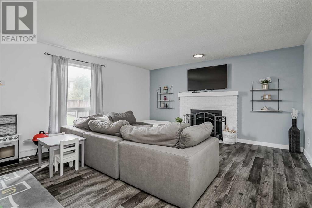 Single Family House 4 Level for Sale in  Whitefield Drive NE Whitehorn Calgary 