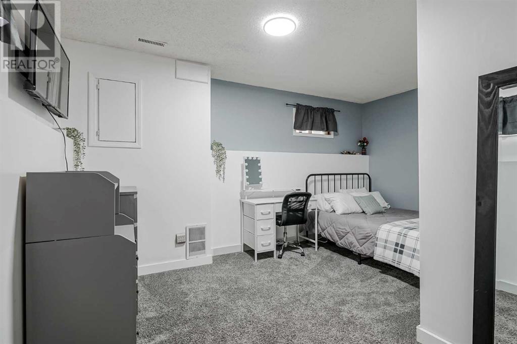 Single Family House 4 Level for Sale in  Whitefield Drive NE Whitehorn Calgary 