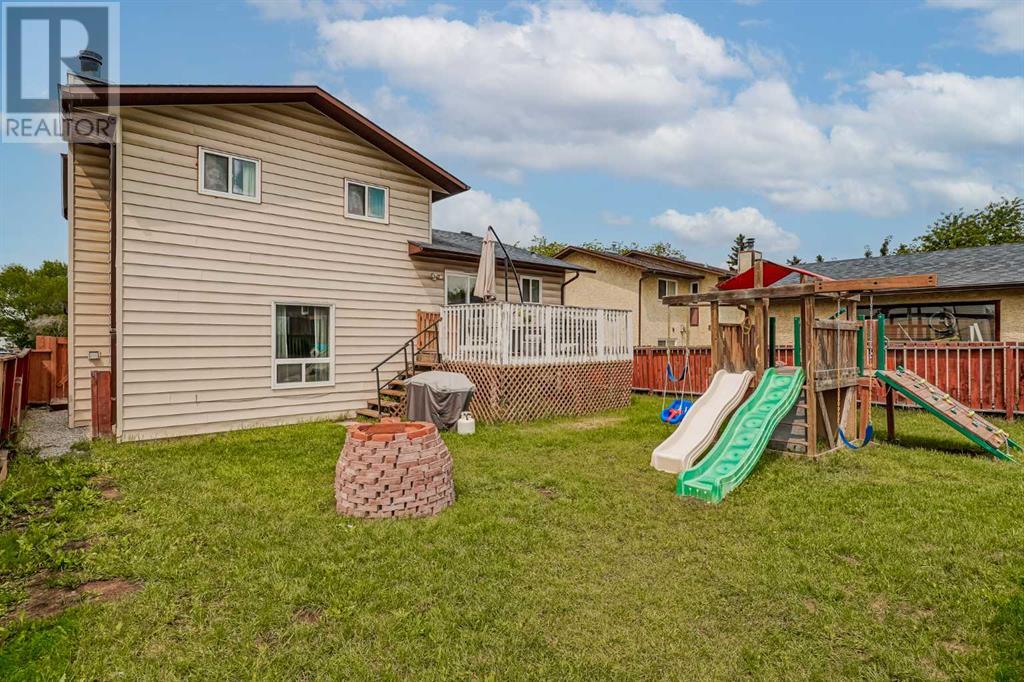 Single Family House 4 Level for Sale in  Whitefield Drive NE Whitehorn Calgary 