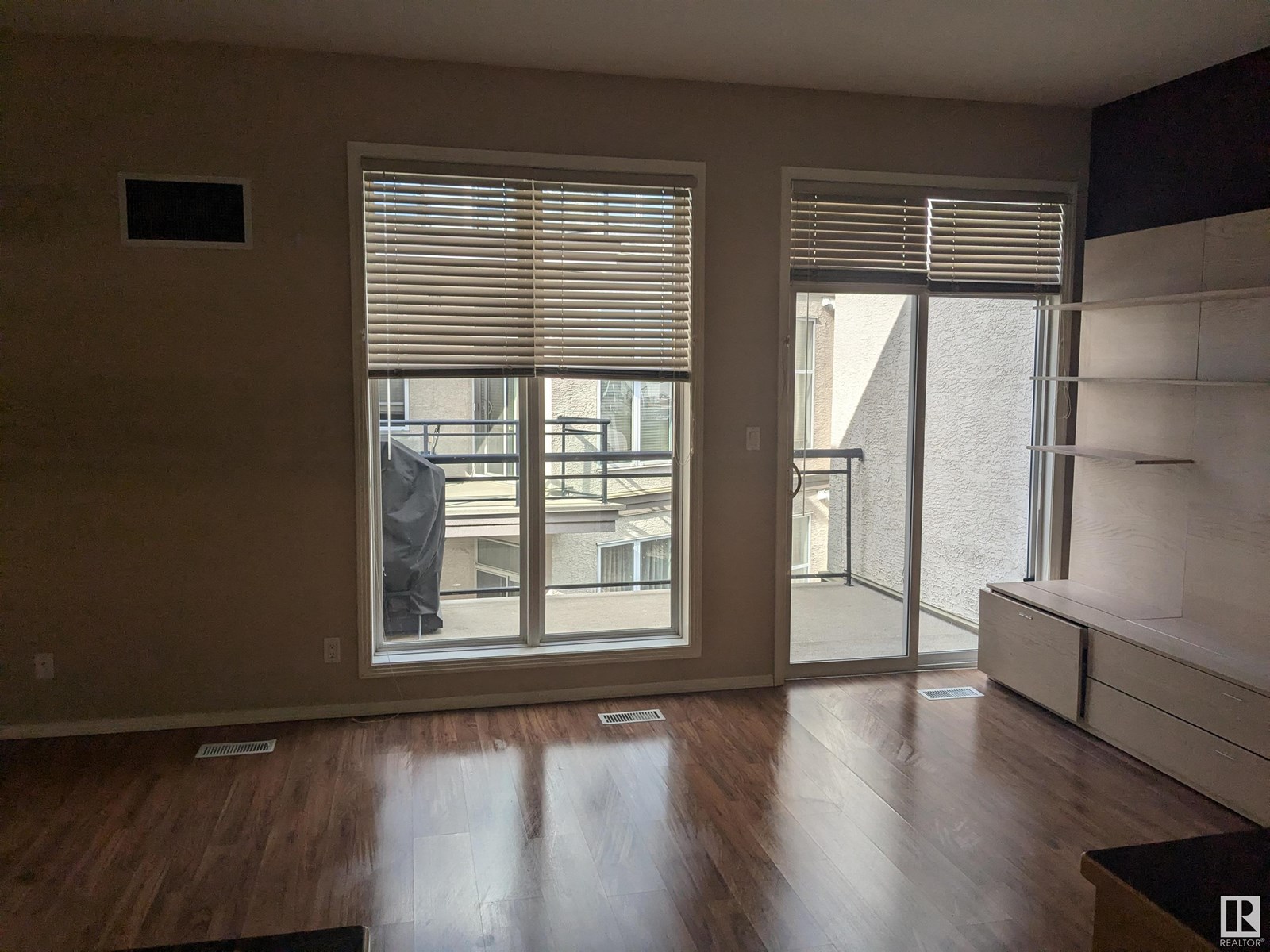 Photo 9 of 421 4831 104 A St Nw, Edmonton AB