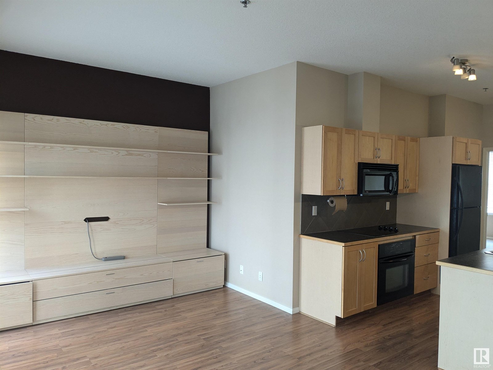 Photo 5 of 421 4831 104 A St Nw, Edmonton AB