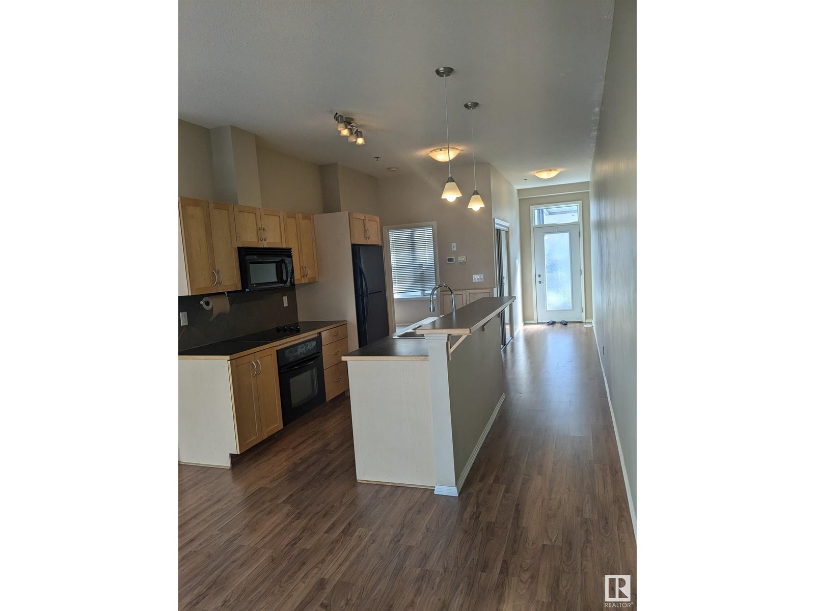 Photo 4 of 421 4831 104 A St Nw, Edmonton AB