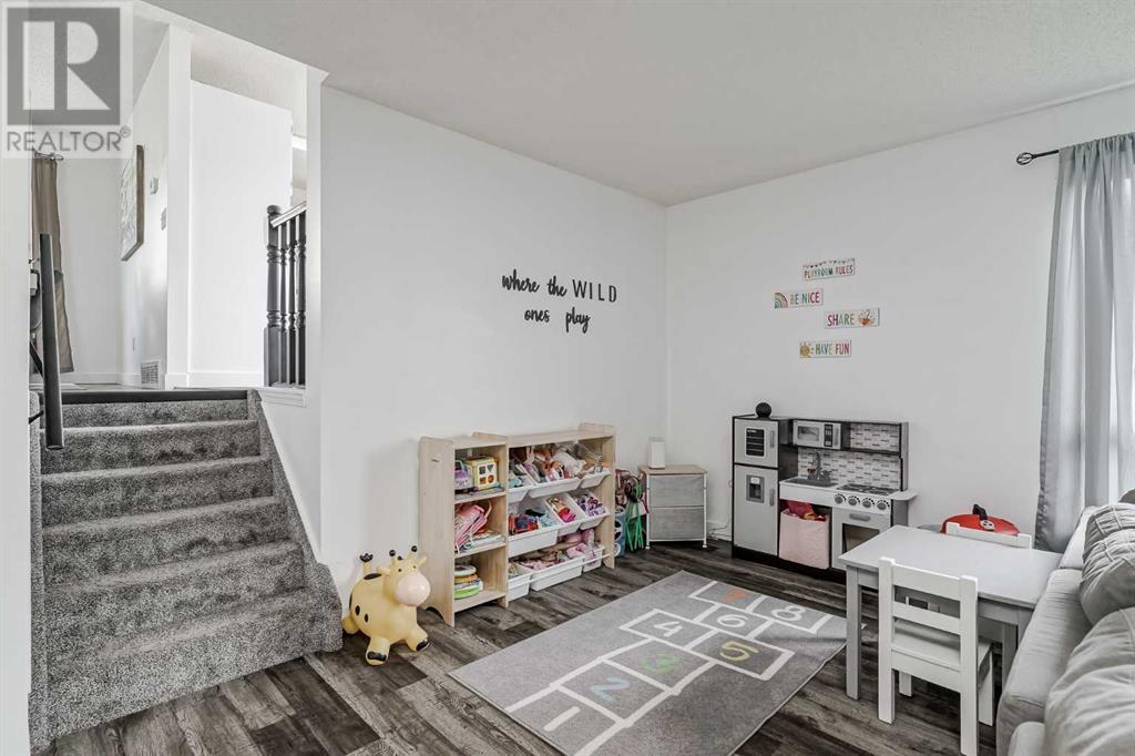 Single Family House 4 Level for Sale in  Whitefield Drive NE Whitehorn Calgary 