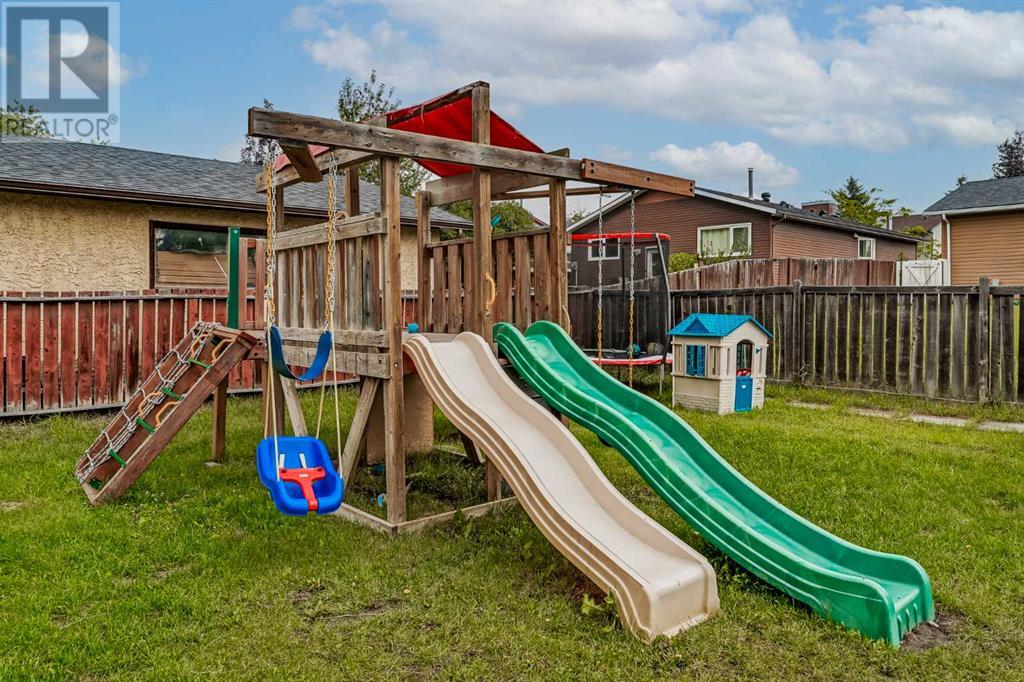 Single Family House 4 Level for Sale in  Whitefield Drive NE Whitehorn Calgary 