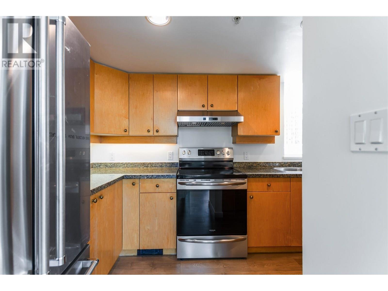 Photo 10 of 610 1228 Marinaside Crescent, Vancouver BC