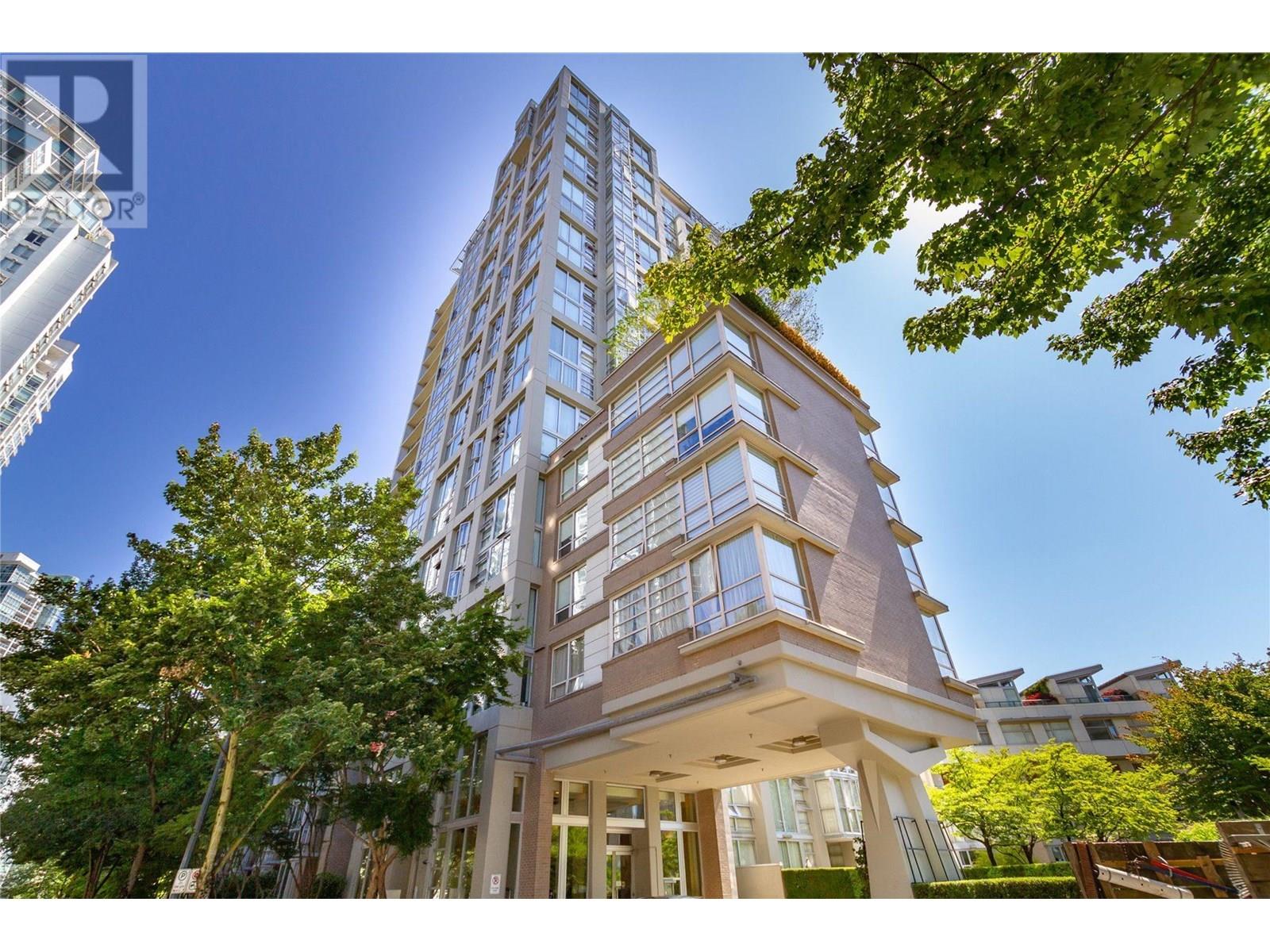 Photo 2 of 610 1228 Marinaside Crescent, Vancouver BC