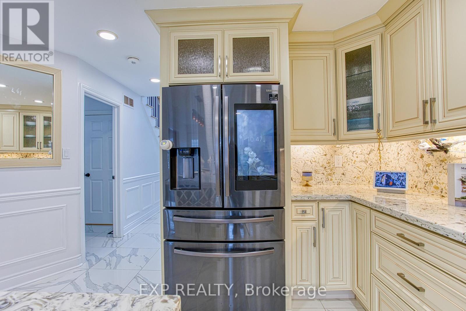 Photo 11 of 50 Tuscani Drive, Hamilton ON