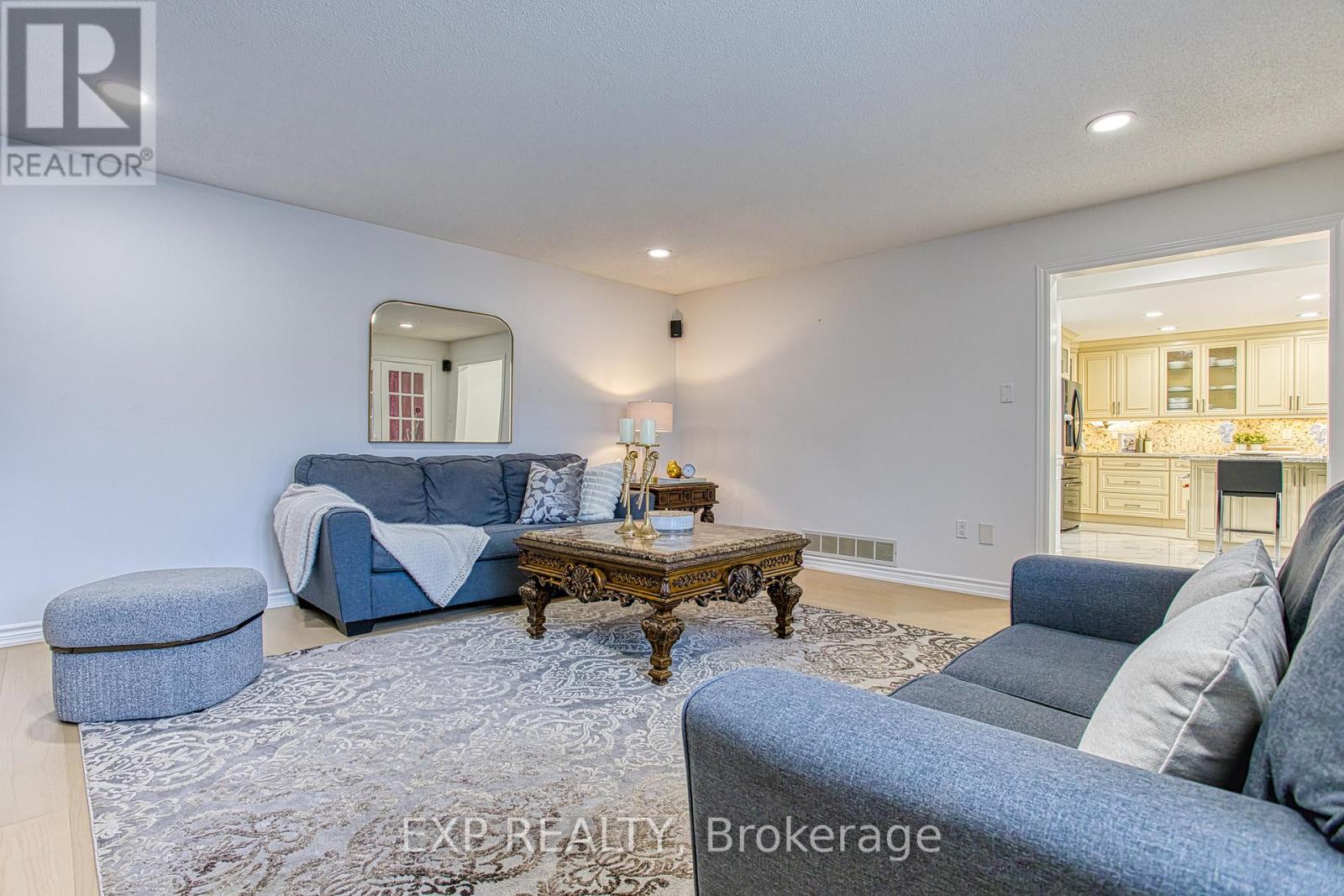 Photo 17 of 50 Tuscani Drive, Hamilton ON
