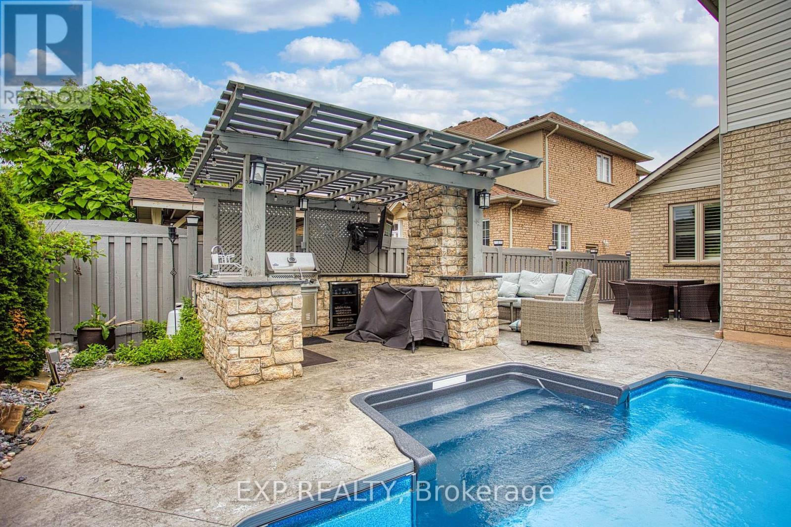 Photo 38 of 50 Tuscani Drive, Hamilton ON