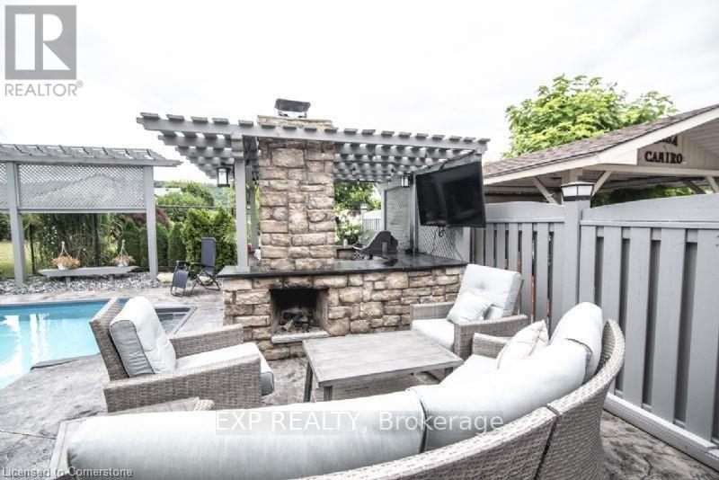 Photo 45 of 50 Tuscani Drive, Hamilton ON