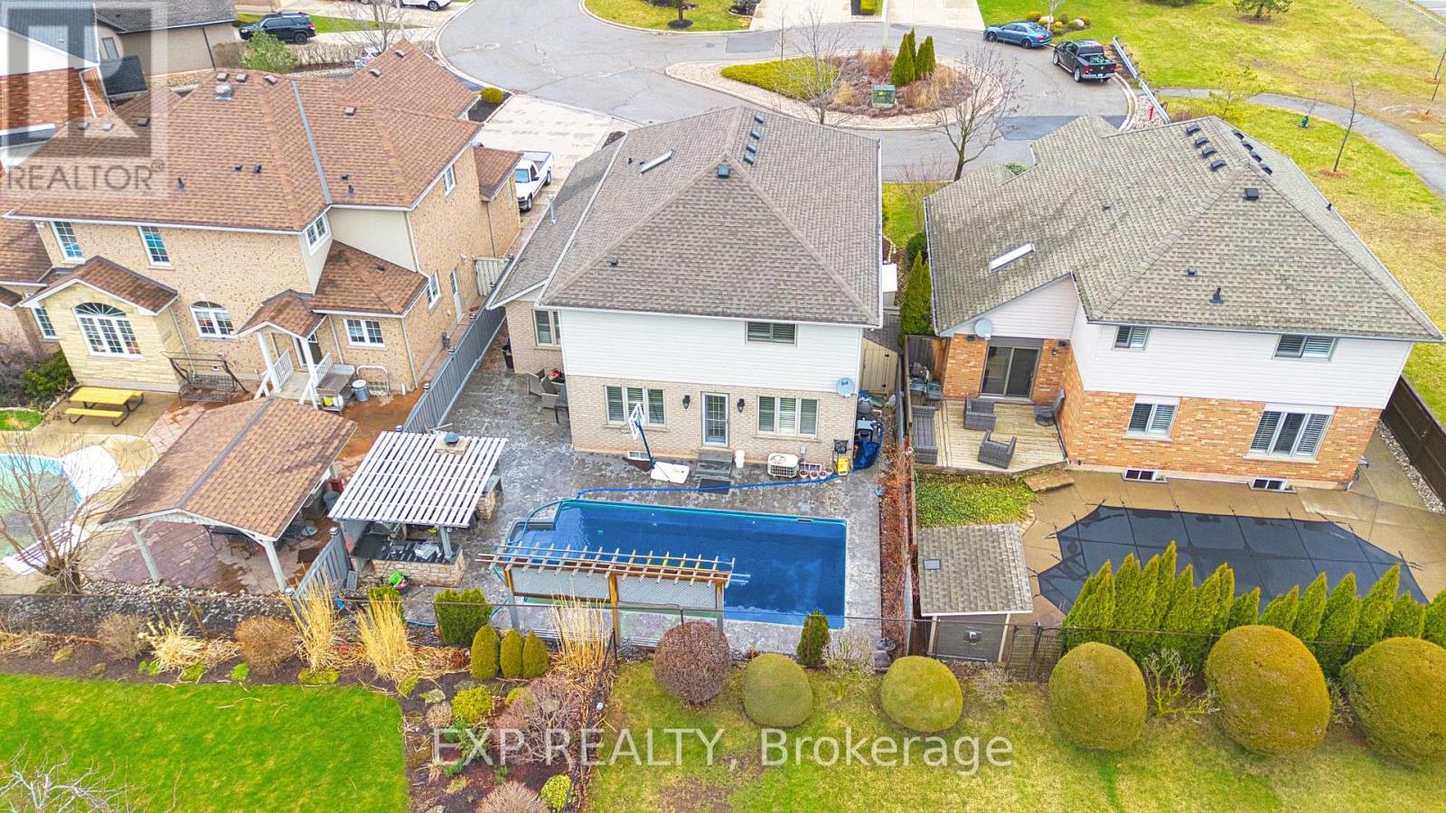 Photo 49 of 50 Tuscani Drive, Hamilton ON