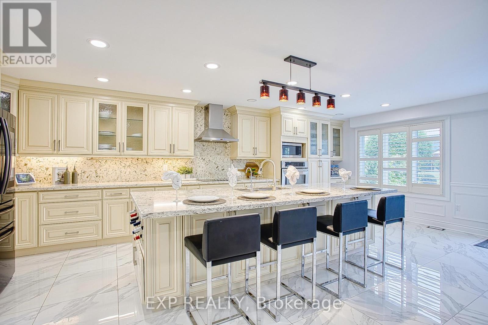 Photo 8 of 50 Tuscani Drive, Hamilton ON