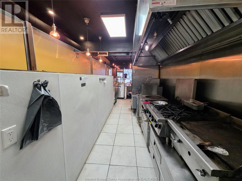 Photo 10 of 104 Chatham Street West, Windsor ON