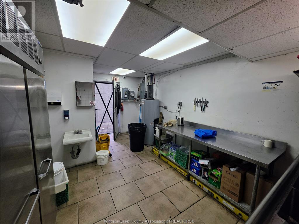 Photo 3 of 104 Chatham Street West, Windsor ON