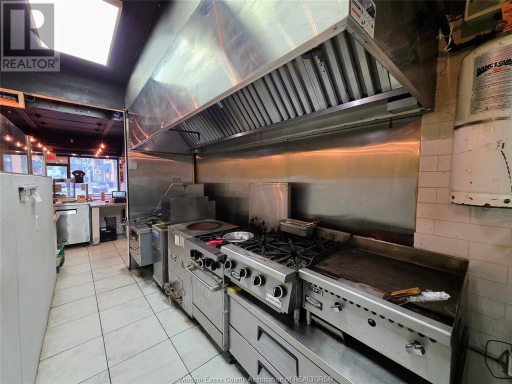 Photo 11 of 104 Chatham Street West, Windsor ON