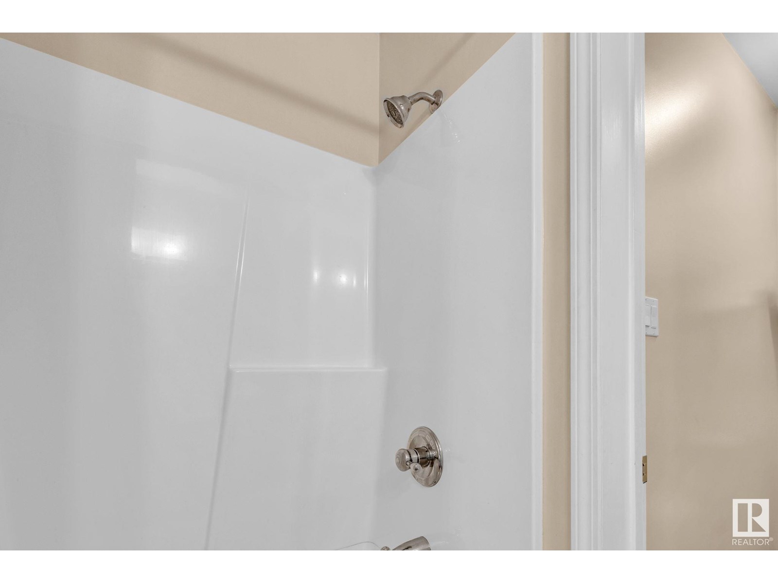 Photo 32 of 3912 26 A Av Nw, Edmonton AB