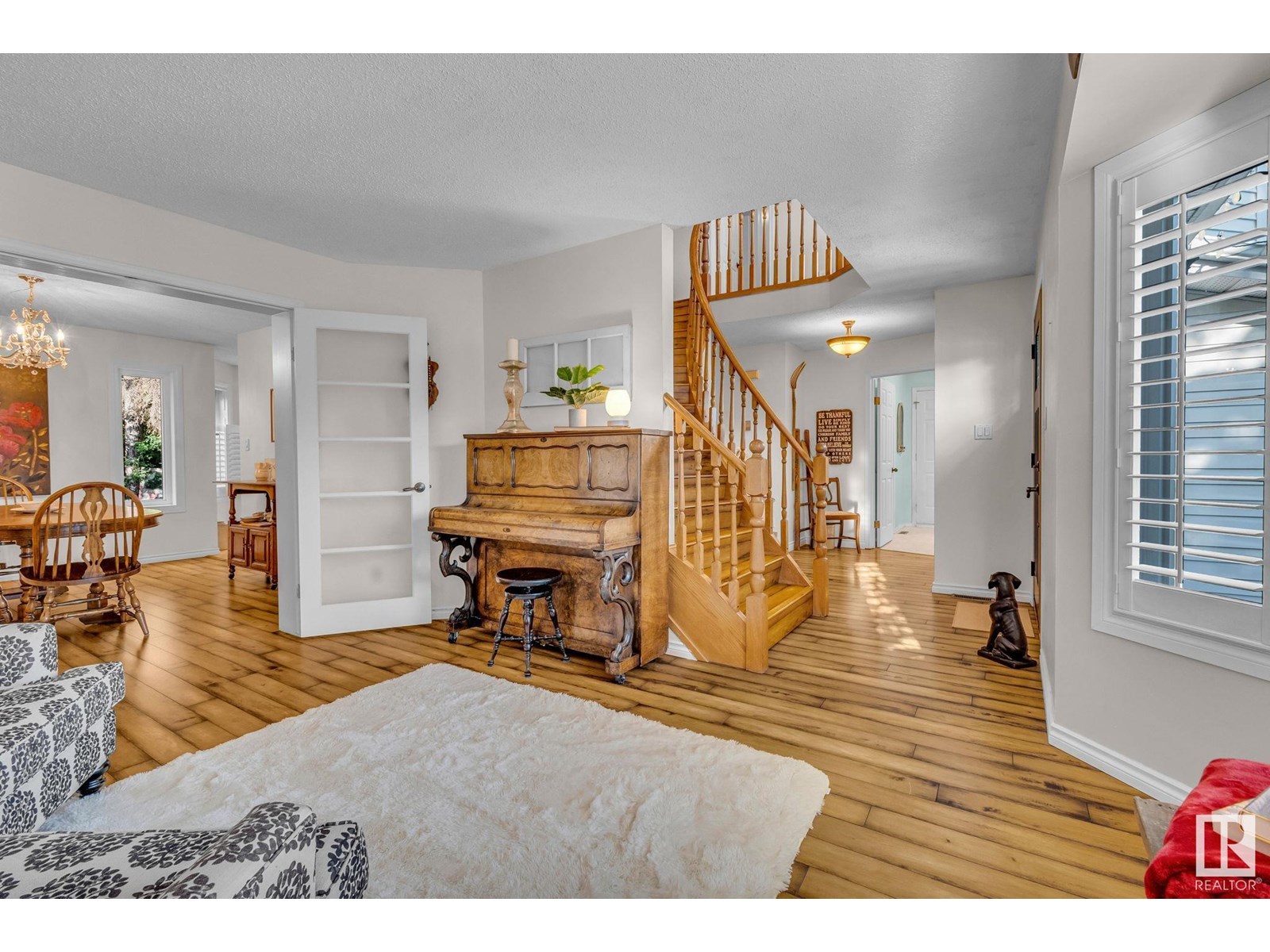 Photo 5 of 3912 26 A Av Nw, Edmonton AB