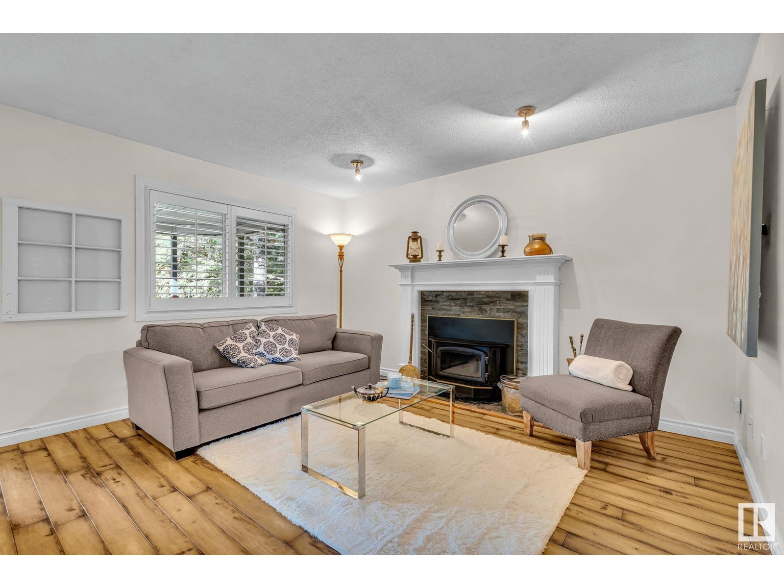 Photo 7 of 3912 26 A Av Nw, Edmonton AB