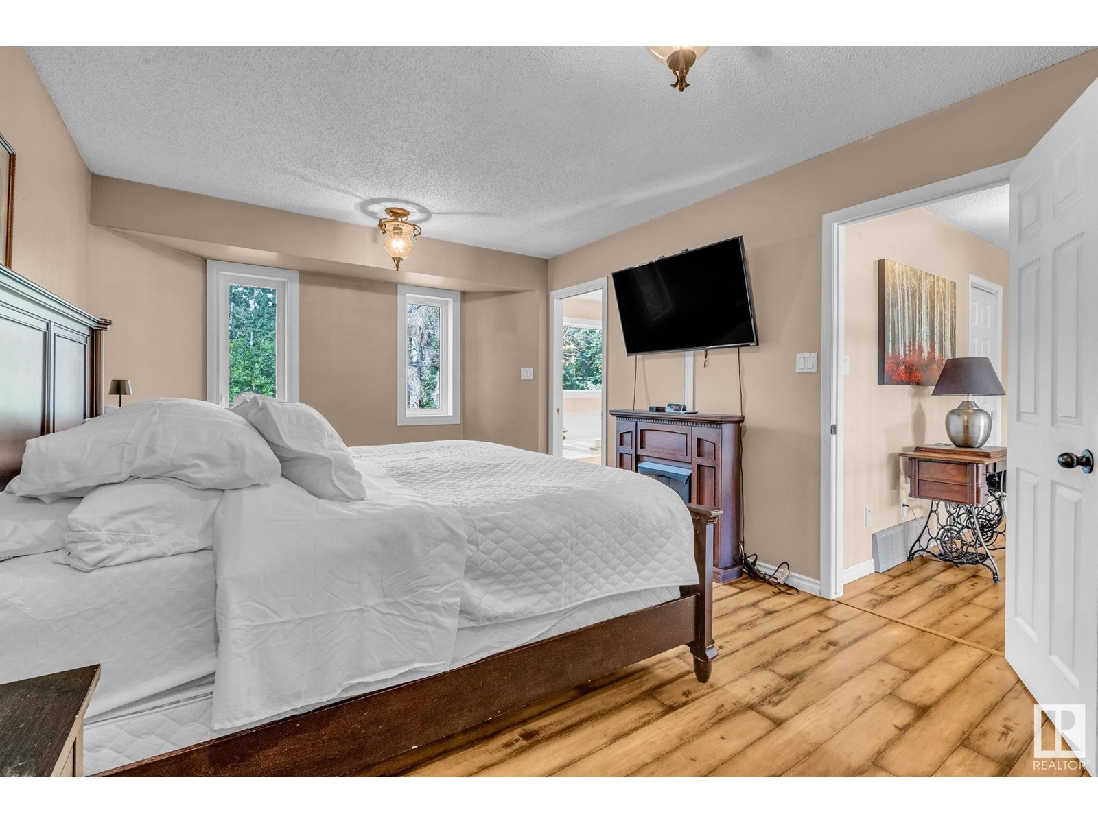 Photo 22 of 3912 26 A Av Nw, Edmonton AB