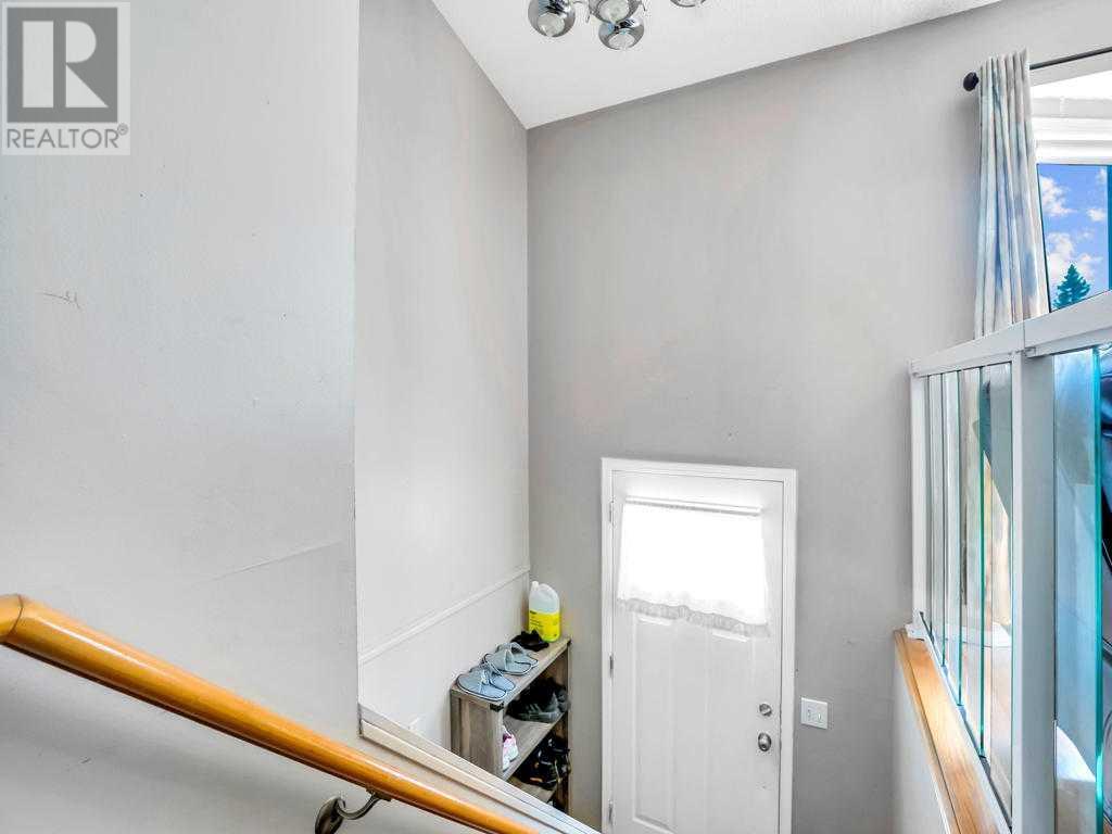 Single Family House Bi-level for Sale in  Falshire Close NE Falconridge Calgary 