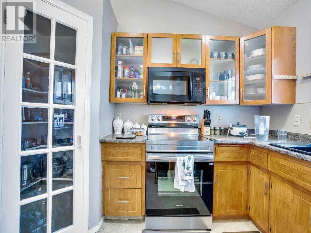 Single Family House Bi-level for Sale in  Falshire Close NE Falconridge Calgary 