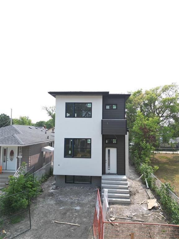 Photo 3 of 216 Trent Avenue, Winnipeg MB
