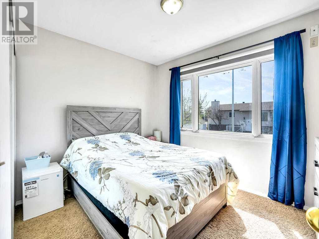 Single Family House Bi-level for Sale in  Falshire Close NE Falconridge Calgary 