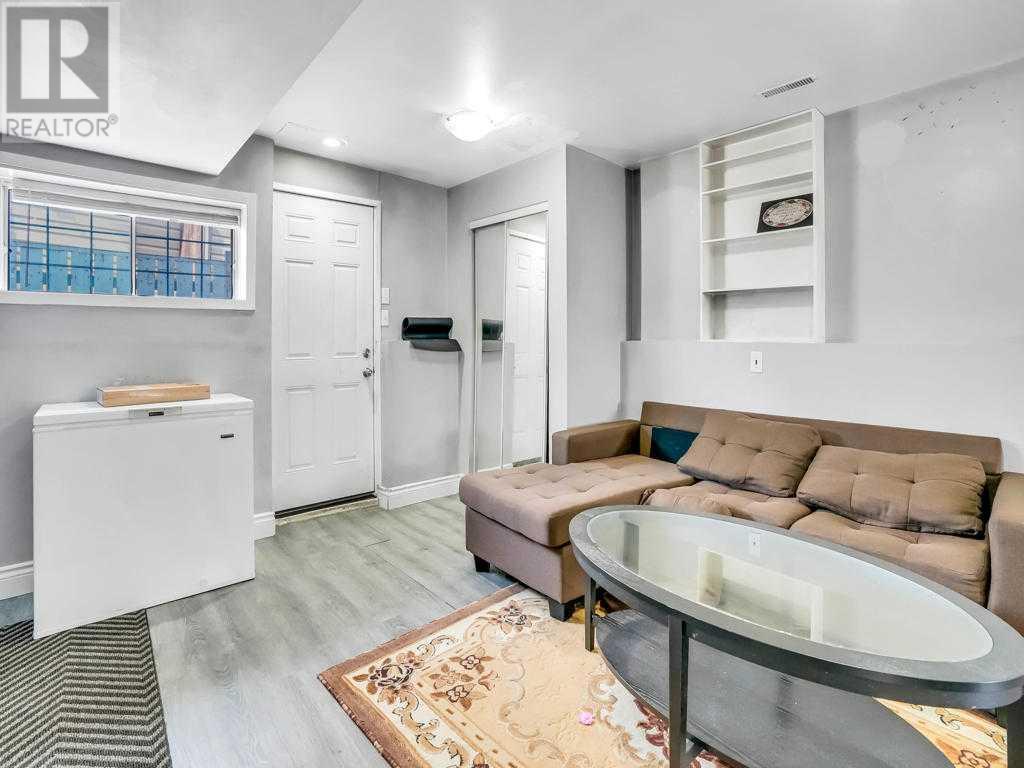 Single Family House Bi-level for Sale in  Falshire Close NE Falconridge Calgary 