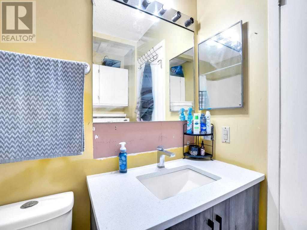 Single Family House Bi-level for Sale in  Falshire Close NE Falconridge Calgary 