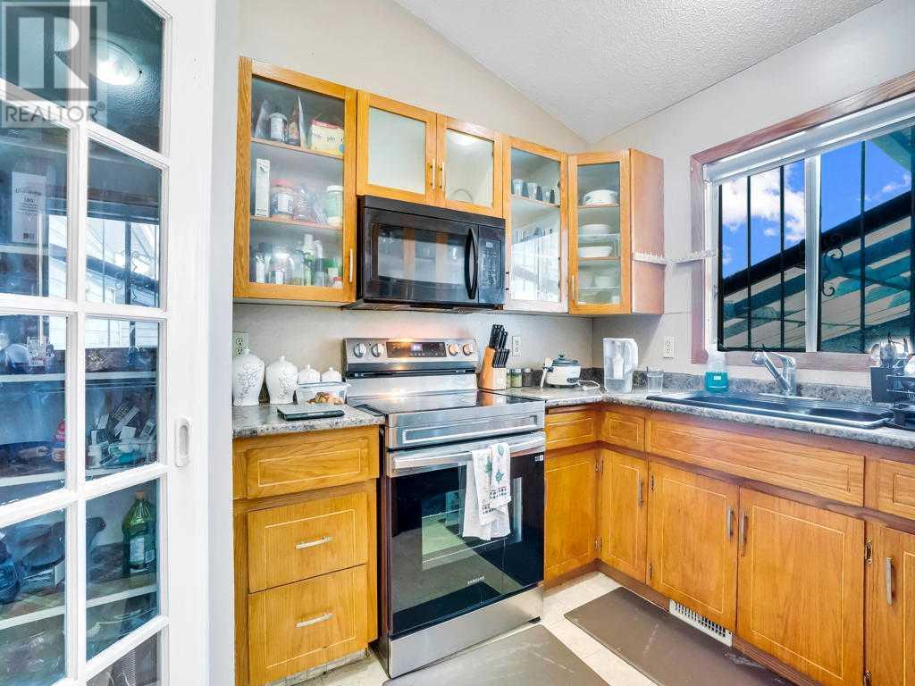 Single Family House Bi-level for Sale in  Falshire Close NE Falconridge Calgary 