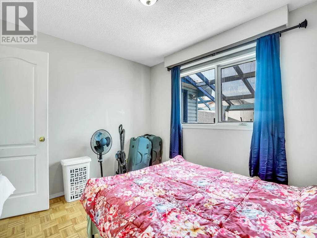 Single Family House Bi-level for Sale in  Falshire Close NE Falconridge Calgary 