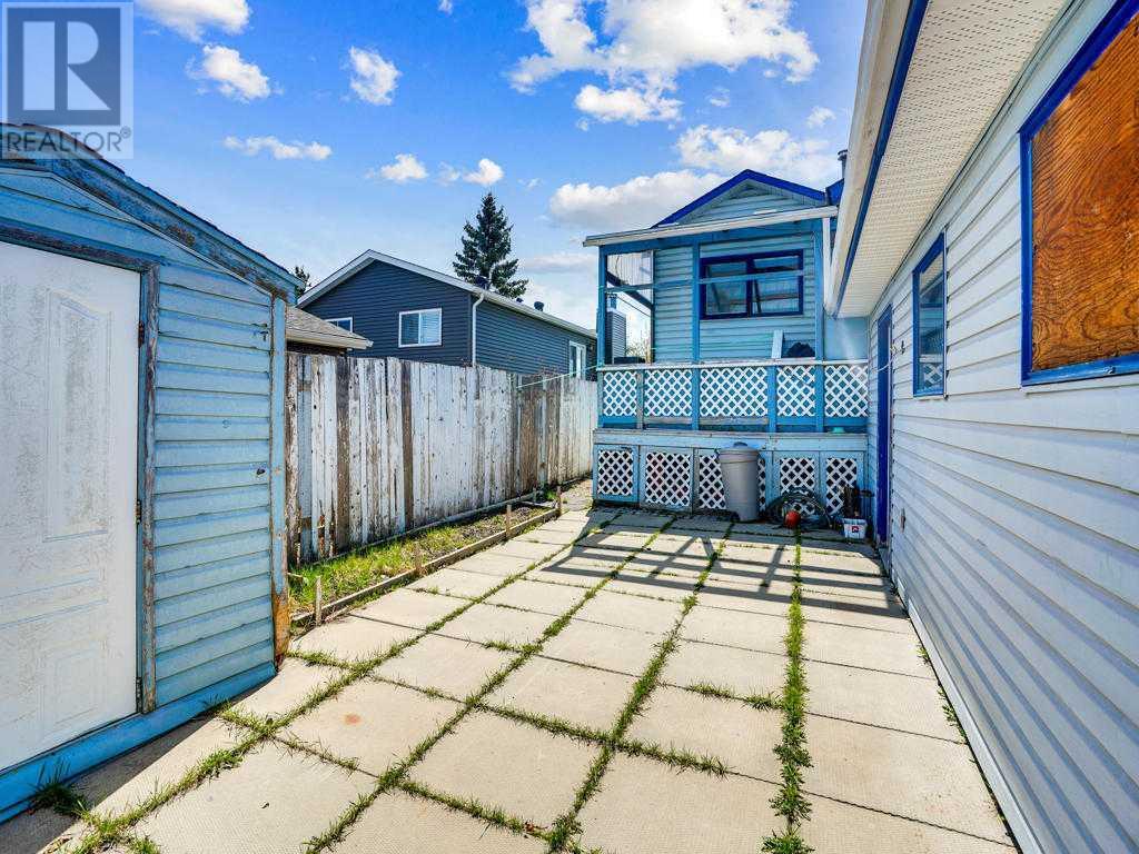 Single Family House Bi-level for Sale in  Falshire Close NE Falconridge Calgary 