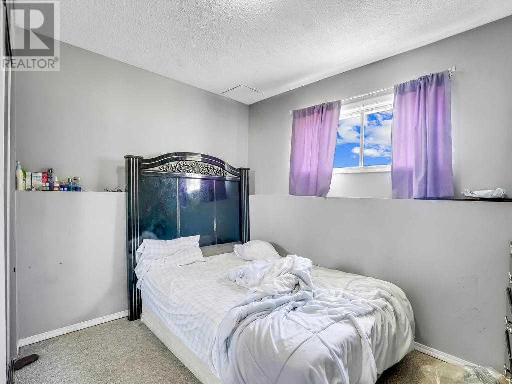 Single Family House Bi-level for Sale in  Falshire Close NE Falconridge Calgary 