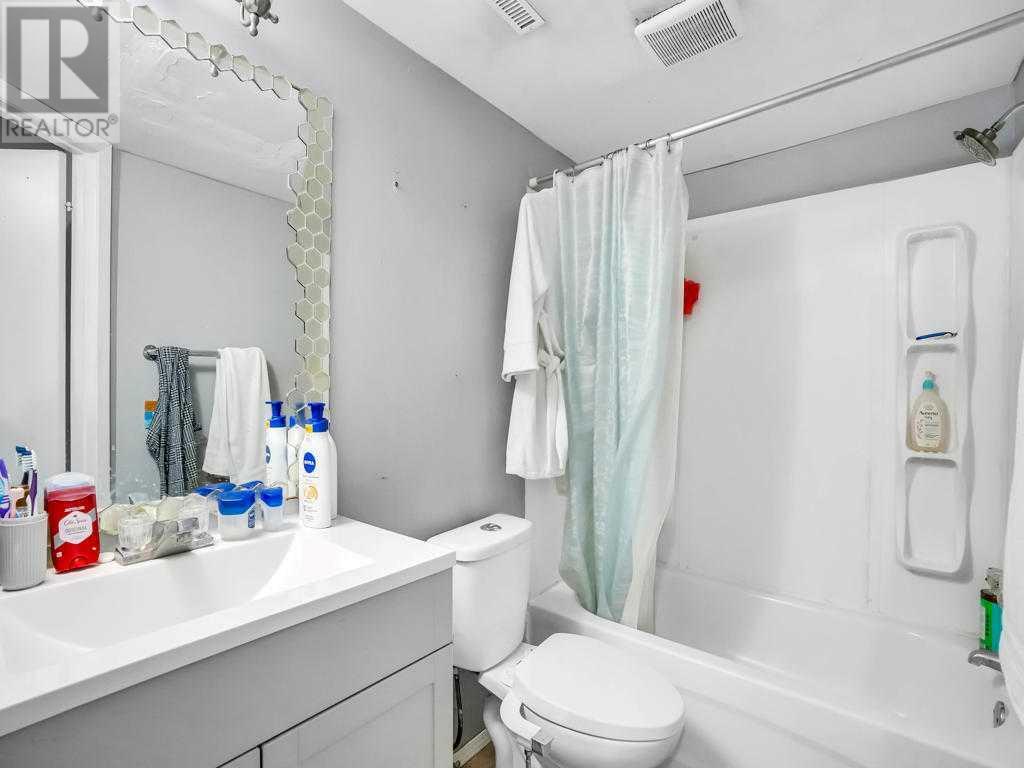 Single Family House Bi-level for Sale in  Falshire Close NE Falconridge Calgary 