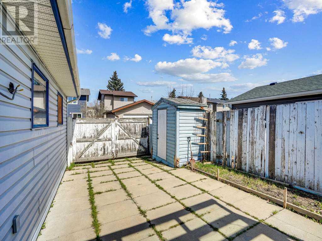 Single Family House Bi-level for Sale in  Falshire Close NE Falconridge Calgary 