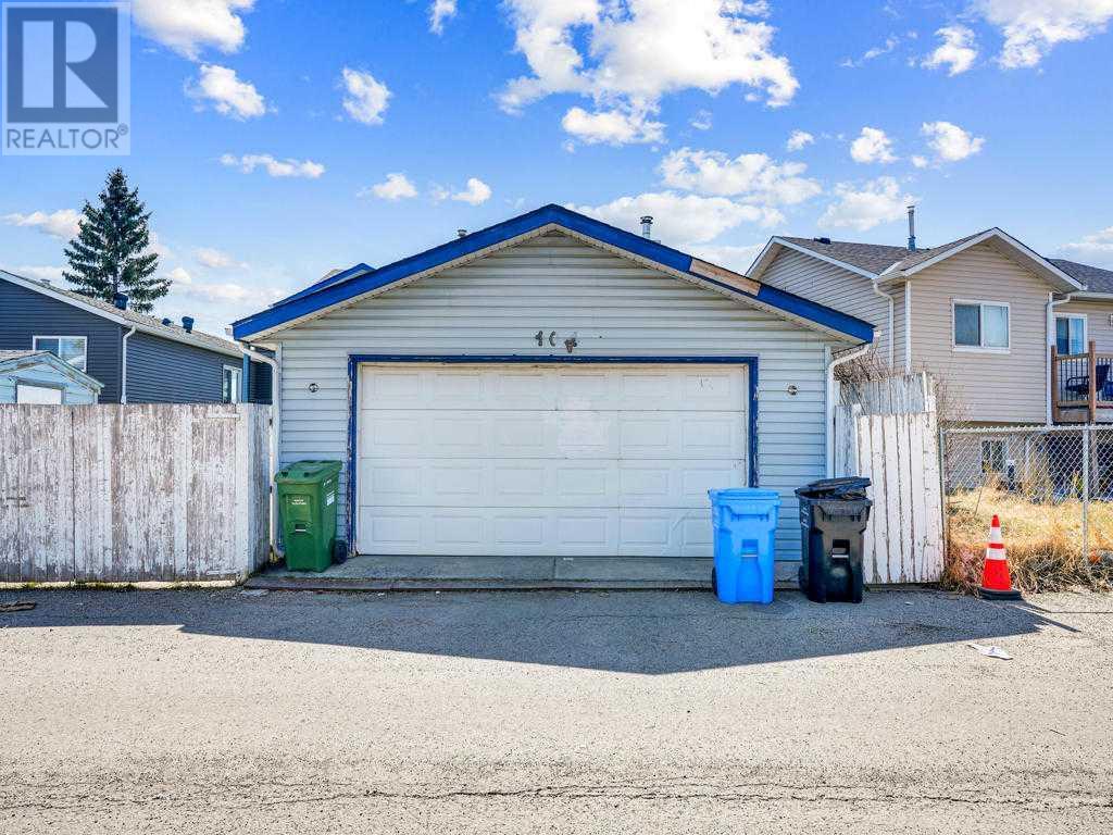 Single Family House Bi-level for Sale in  Falshire Close NE Falconridge Calgary 