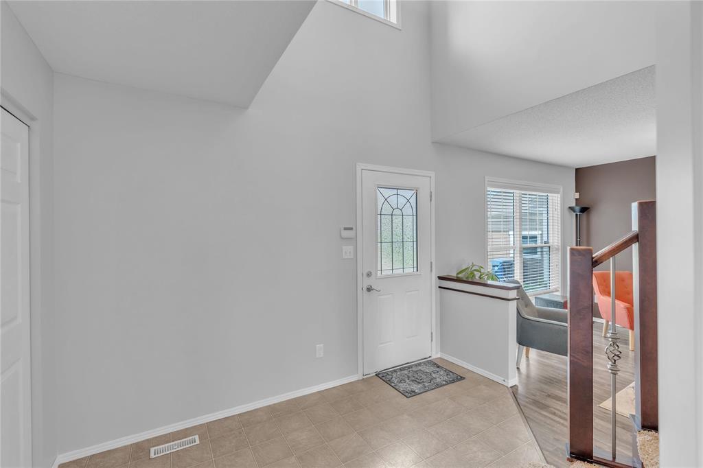 Photo 11 of 66 Grantsmuir Drive, Winnipeg MB