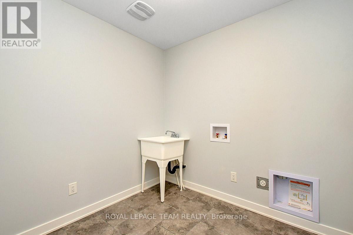 Photo 15 of 219 Parsnip Mews, Ottawa ON