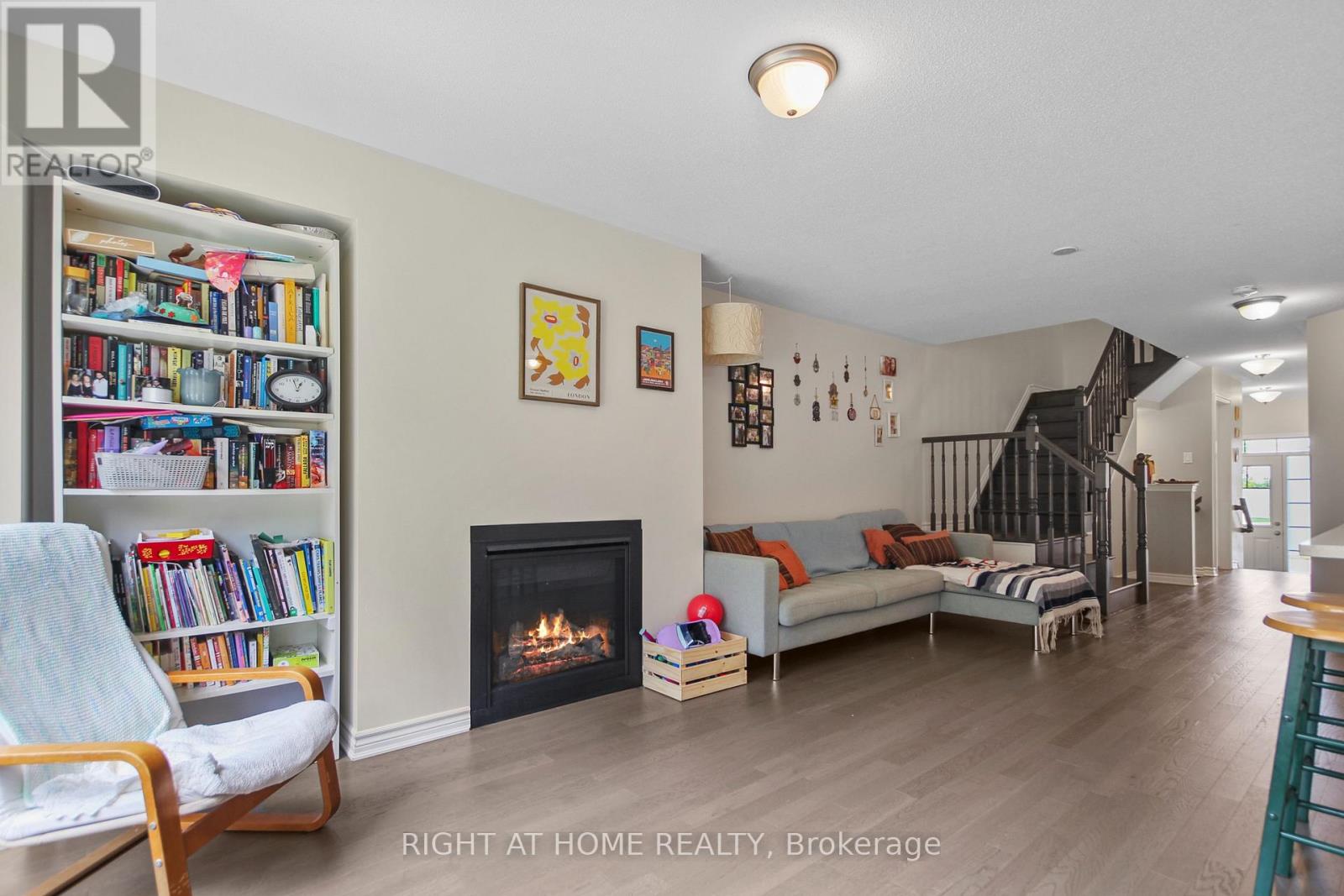 Photo 27 of 209 Hartsmere Drive, Ottawa ON